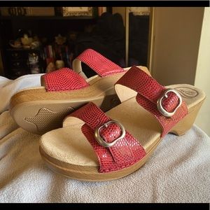 Dansko Sandals Sophie Red Moray Snake Print size 9